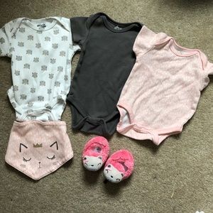 OshKosh Keyhole Cotton Bodysuit One Piece Gift Baby Girls Size 6 9 12 Months